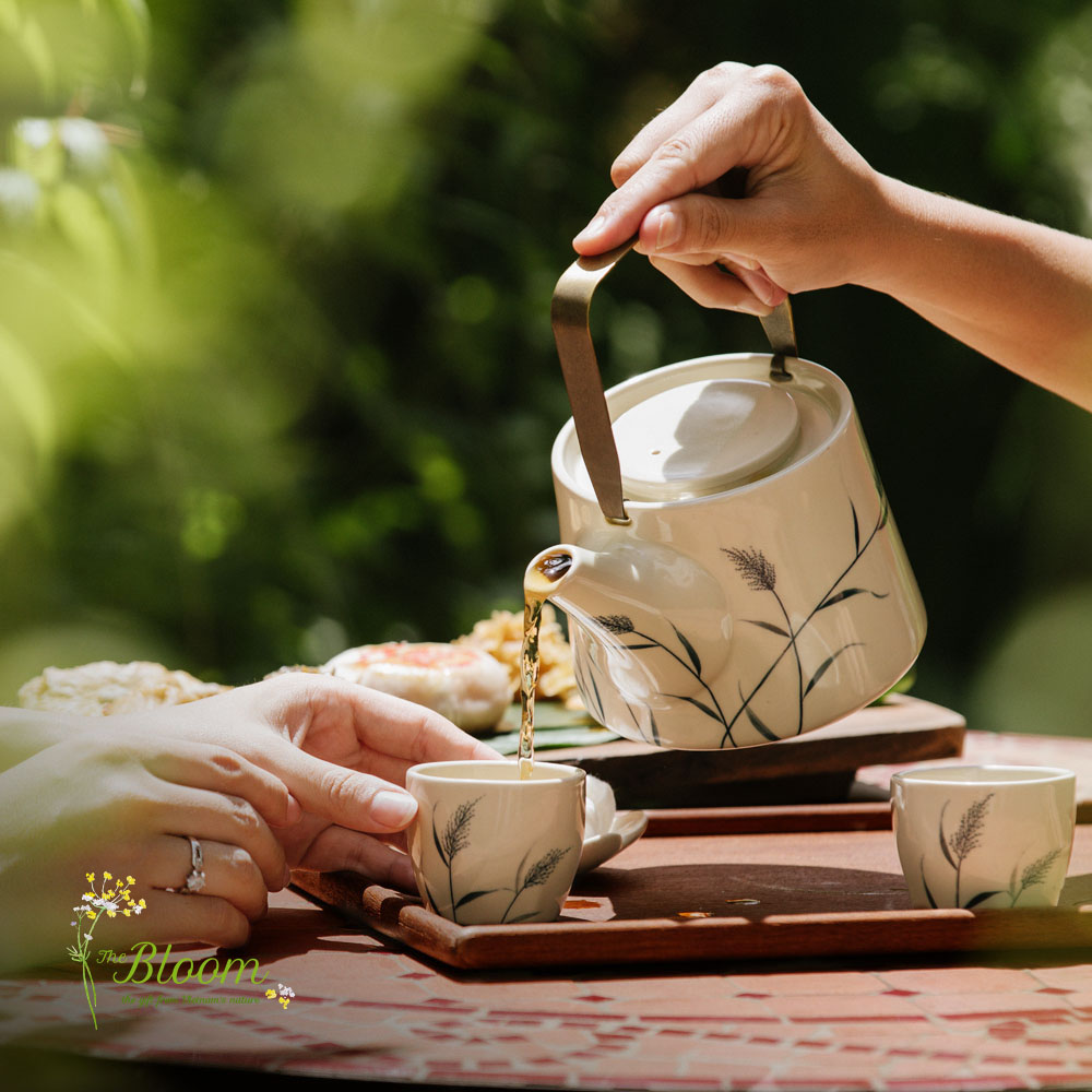 Sipping tea, tasting wine — and listening to what the land has to say Sipping tea, tasting wine — and listening to what the land has to say