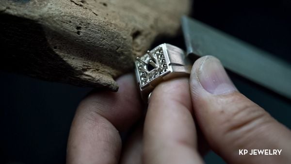 From Bench to Showcase: What Makes KP Jewelry’s Manufacturing Process Stand Out
