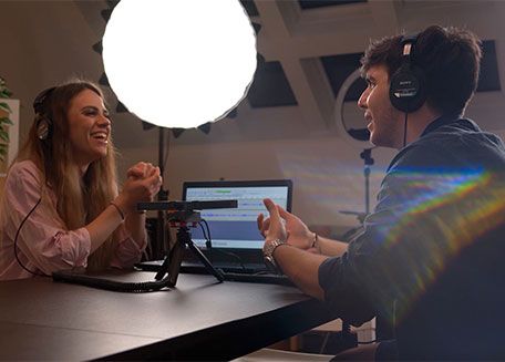 Thu Âm Không Giới Hạn Với Micro Comica Traxshot Pro