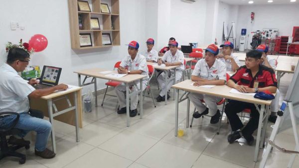 Đào đạo “Hướng dẫn tư vấn dịch vụ và thực hành quy trình 13 bước điểm chạm” cho nhân viên Dịch vụ Head Khánh An