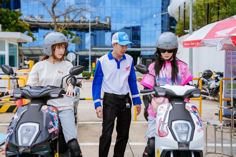 Honda Ra Mắt Xe Máy Điện Mới: ICON e & CUV e - Lựa Chọn Của Tương Lai