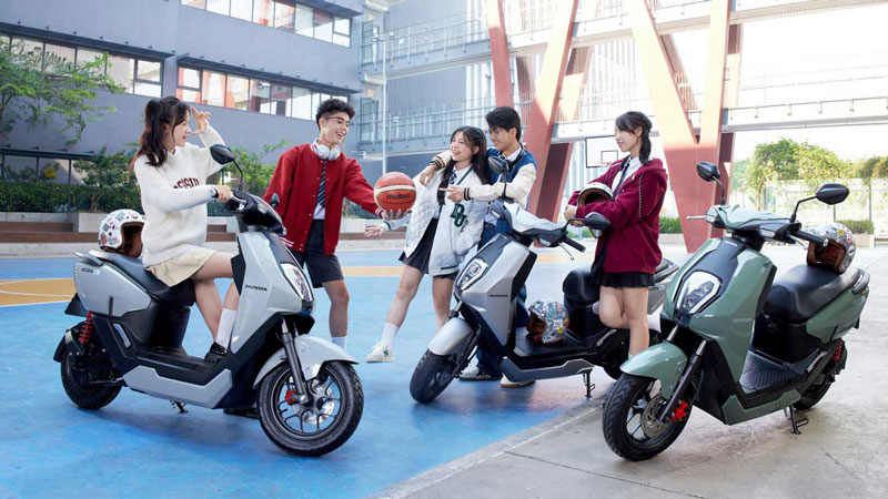 Bảng Giá Xe Máy Điện Honda ICON e Mới Nhất, Đánh Giá Tính Năng Và Độ An Toàn