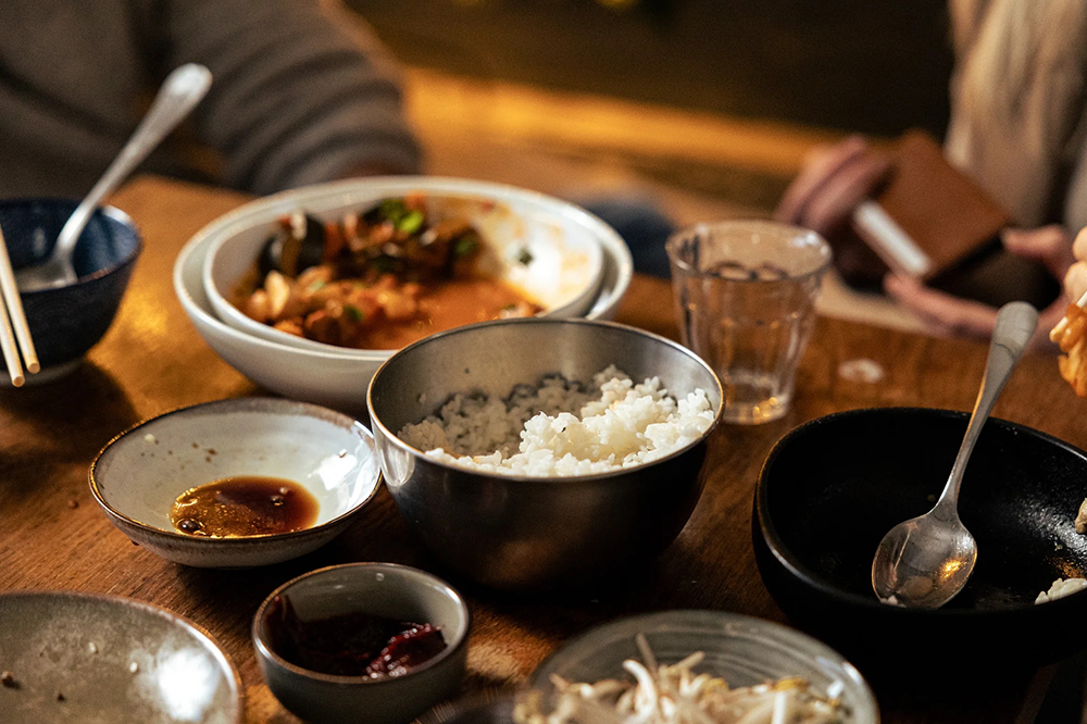 quy tắc trên bàn ăn