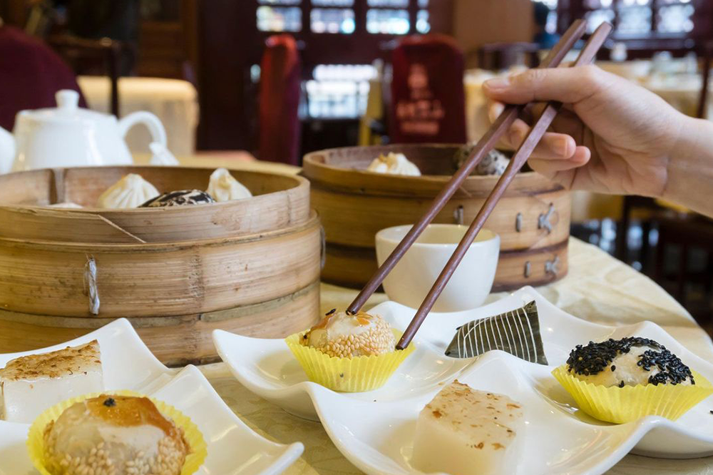 quy tắc trên bàn ăn