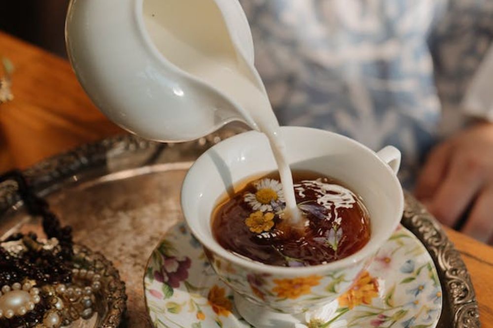 tiệc trà chiều kiểu anh
