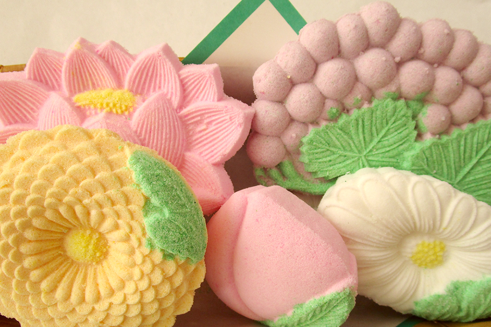 trang trí bánh wagashi