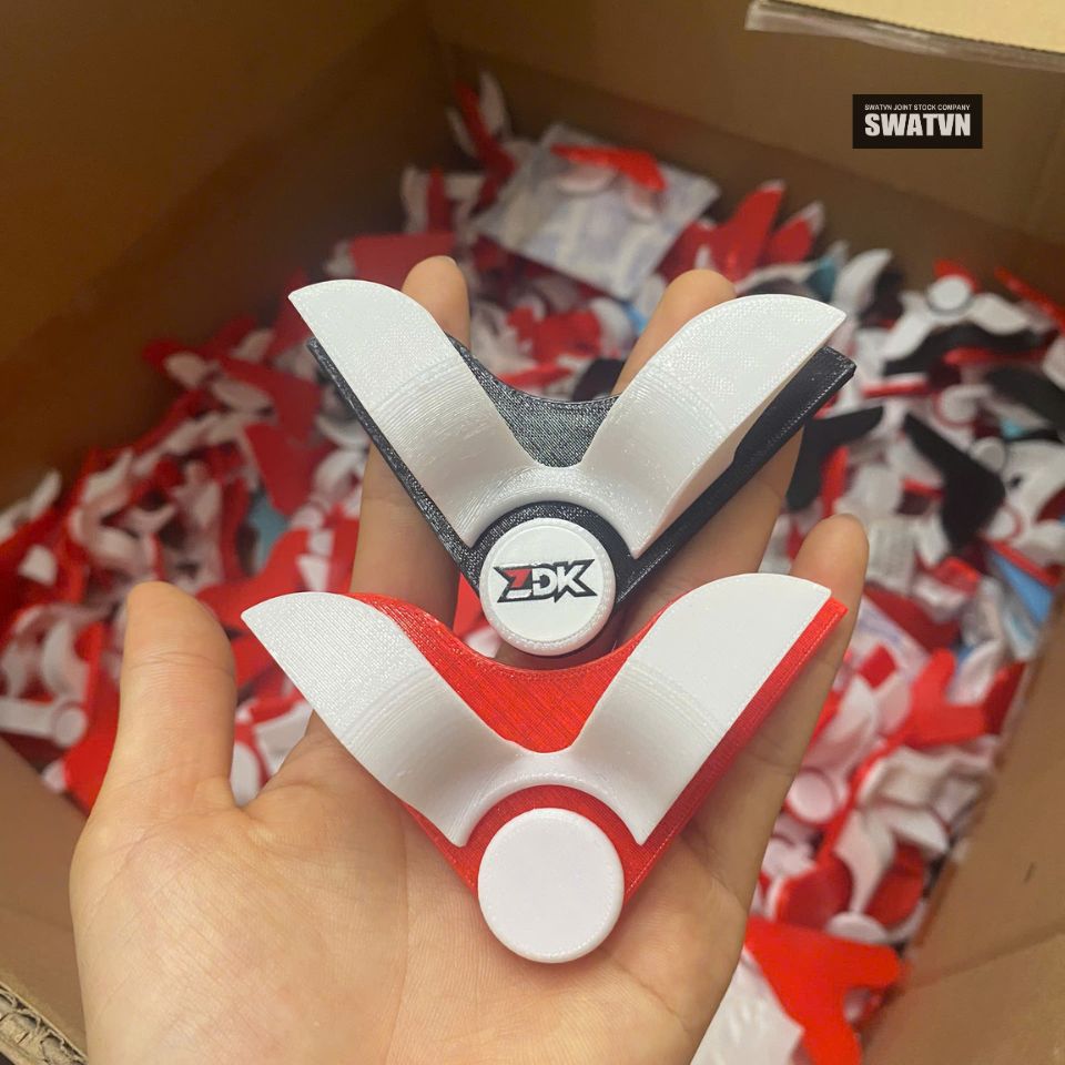 MÓC TREO VỢT CẦU LÔNG LOẠI ĐƠN – GIẢI PHÁP GỌN GÀNG, TIẾT KIỆM KHÔNG GIAN