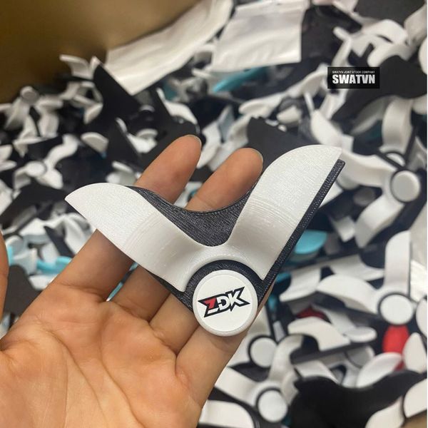 móc treo vợt cầu lông loại đơn