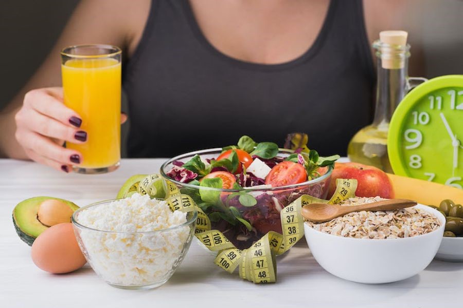 nhathuocvietnhat.vn - Điều chỉnh chế độ ăn uống giúp tăng khả năng thụ thai ở người PCOS