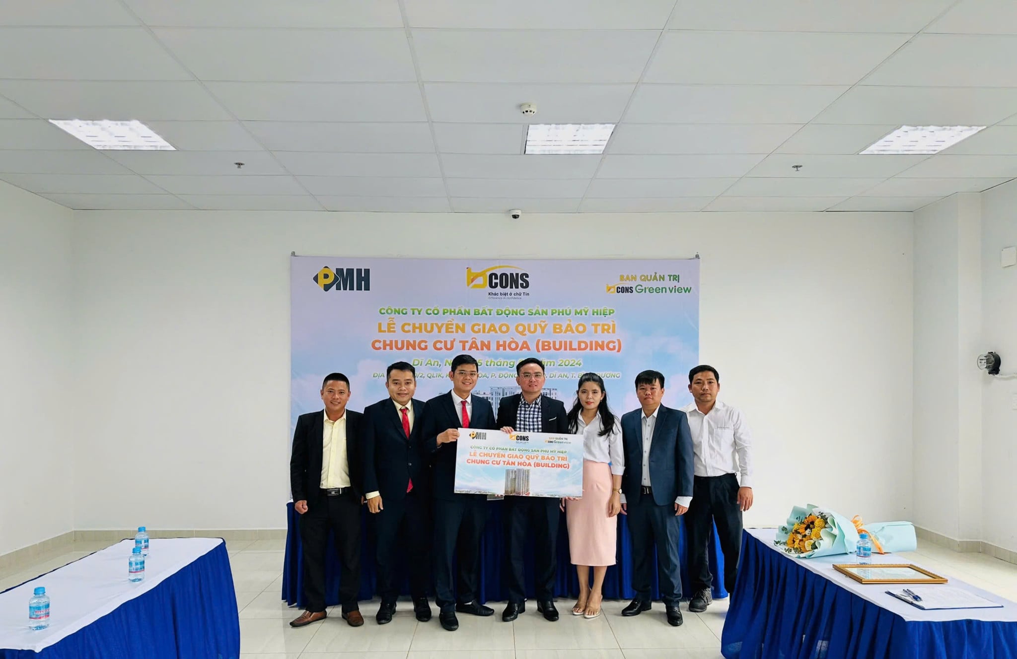 Tập đoàn Bcons Tiếp Tục Khẳng Định Uy Tín Với Lễ Chuyển Giao Quỹ Bảo Trì Chung Cư Tân Hòa (Building) Đúng Hẹn