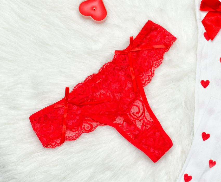 CÁCH MẶC QUẦN LỌT KHE QUYẾN RŨ VÀ AN TOÀN