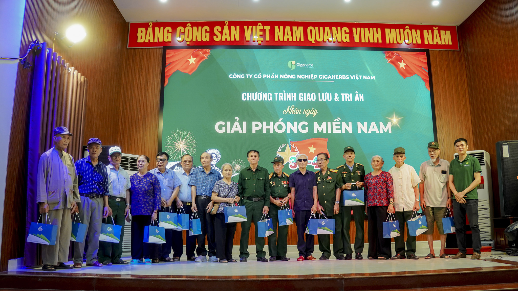 Nhân dịp đại lễ 30/4 - 1/5 Gigaherbs đã có chuyến thăm và tặng quà tại Trung tâm Điều dưỡng Người có công huyện Chương Mỹ