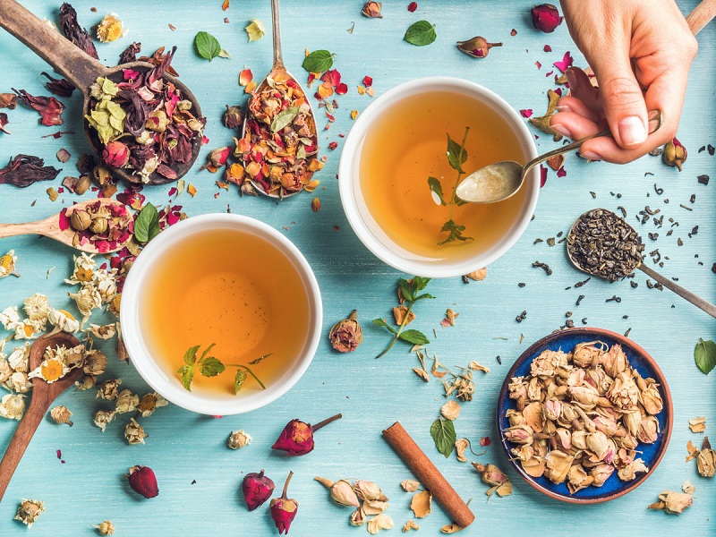 🌿 Tại Sao Nên Uống Trà Thảo Mộc? – Một Tách Nhỏ Cho Sức Khỏe Lớn