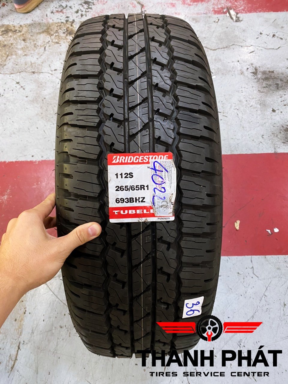 TOYOTA FORTUNER thay dàn lốp Bridgestone Dualer 265/65R17 bền bỉ trên mọi cung đường