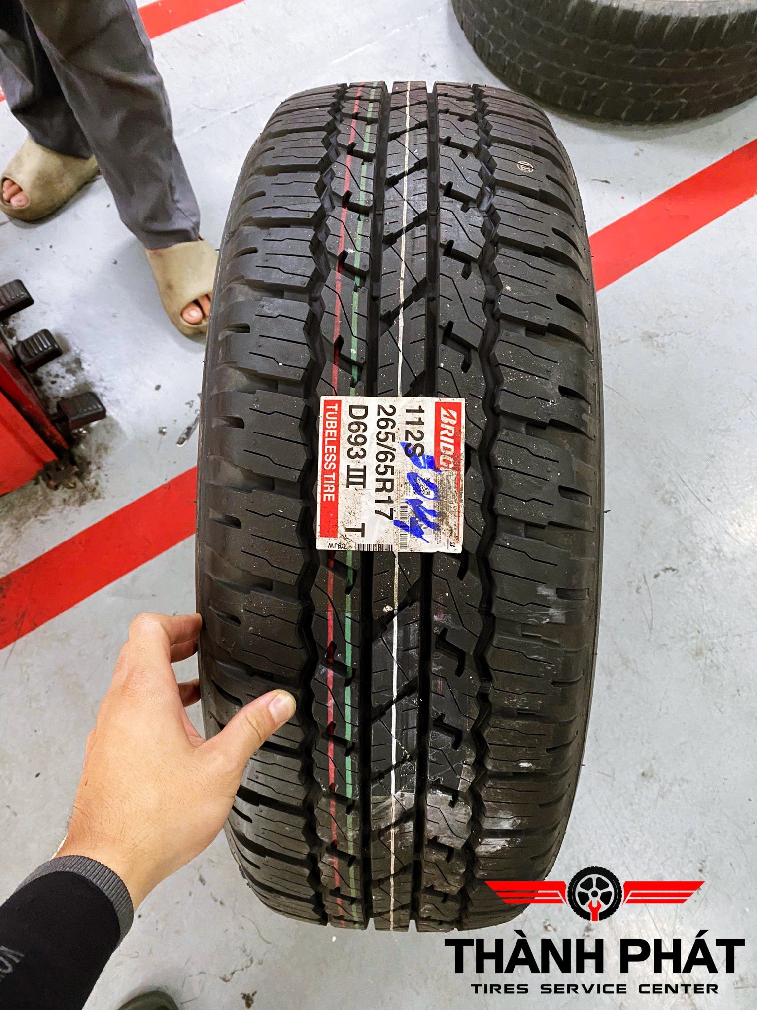 TOYOTA FORTUNER thay dàn lốp Bridgestone Dualer 265/65R17 siêu bền bỉ và chất lượng