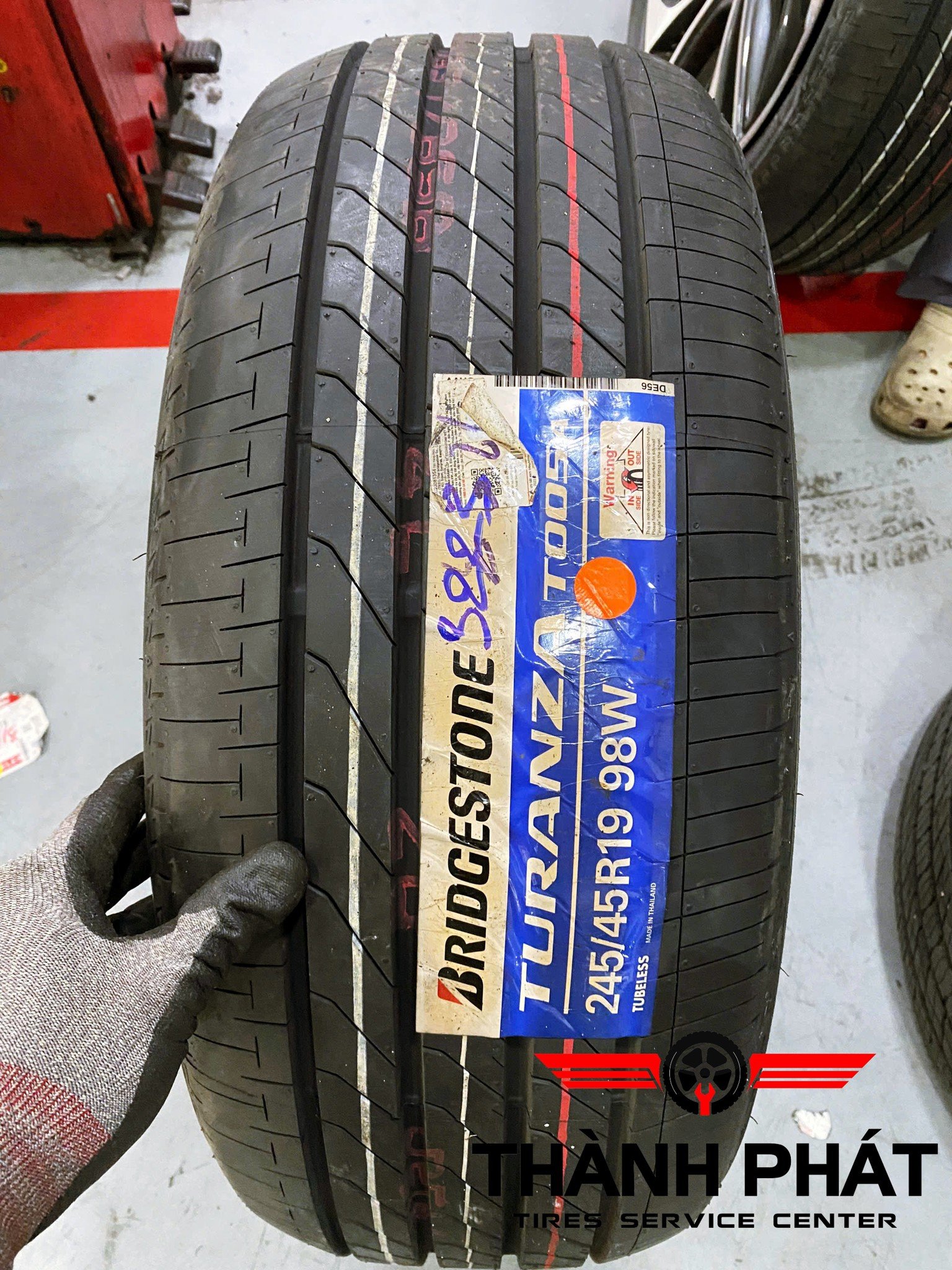 HYUNDAI TUCSON thay dàn lốp Bridgestone Turanza T005 245/45R19 êm ái chất lượng