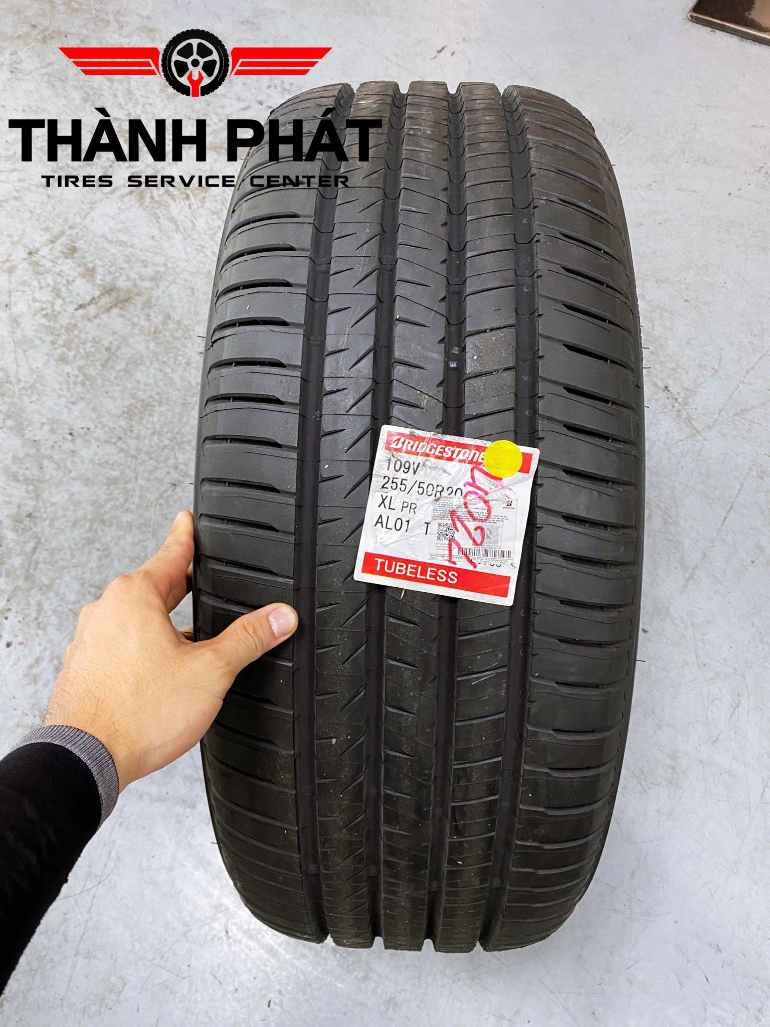VOLKWAGEN TIGUAN thay dàn lốp Bridgestone Alenza 001 255/50R20 bền bỉ êm ái chất lượng
