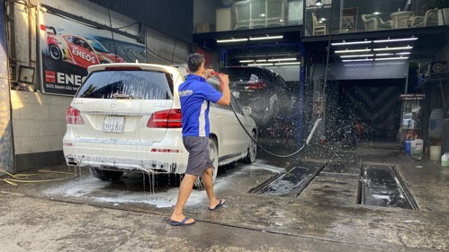 Rửa xe bằng nước rửa chén – sai lầm nên sửa