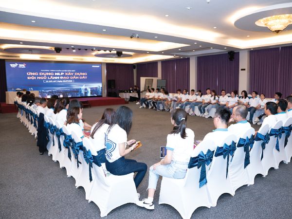 NLP Ứng dụng Xây dựng đội ngũ