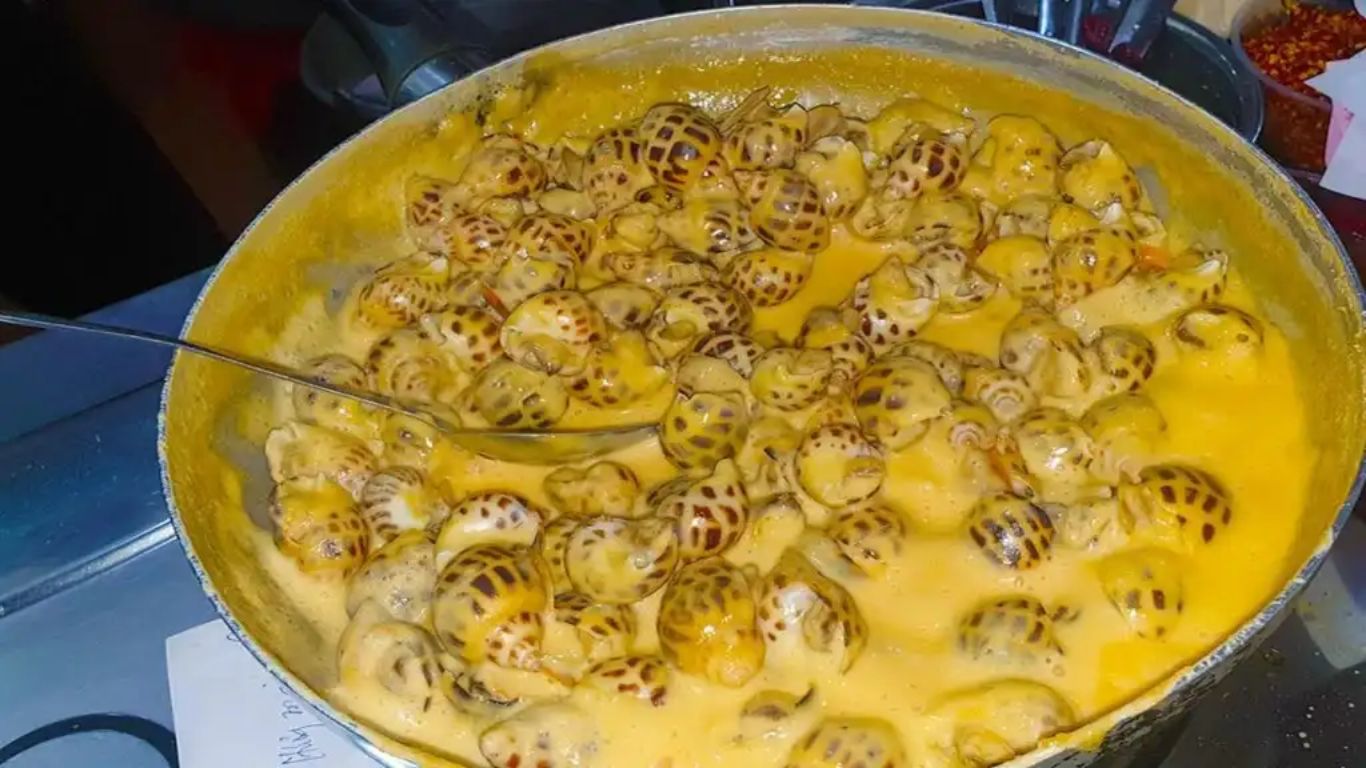 Ốc hương sốt phô mai là một món ăn kết hợp sự ngọt ngào, tươi ngon