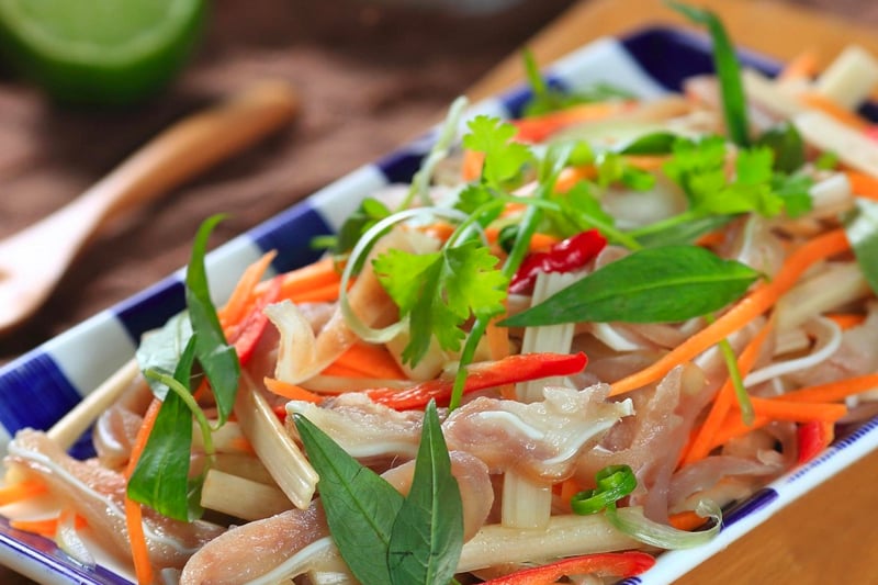 cách làm Gỏi ngó sen tai heo truyền thống
