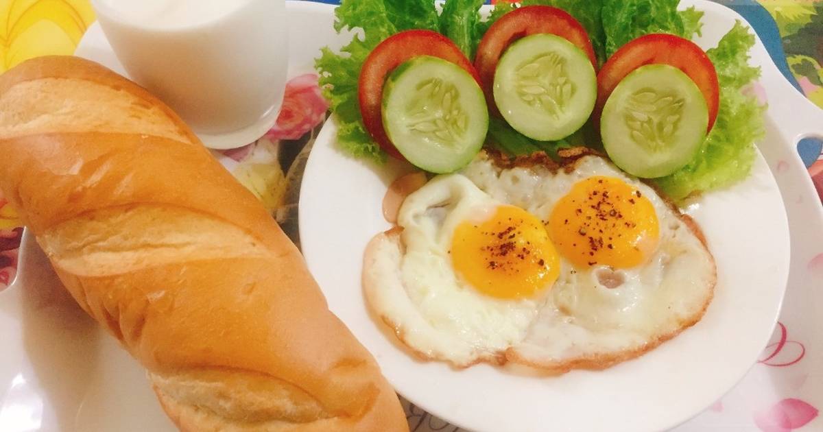 Bánh mì trứng ốp la sốt bơ