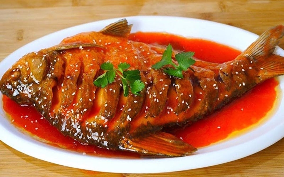 Cá chẽm chiên giòn sốt chua ngọt thơm lừng hấp dẫn
