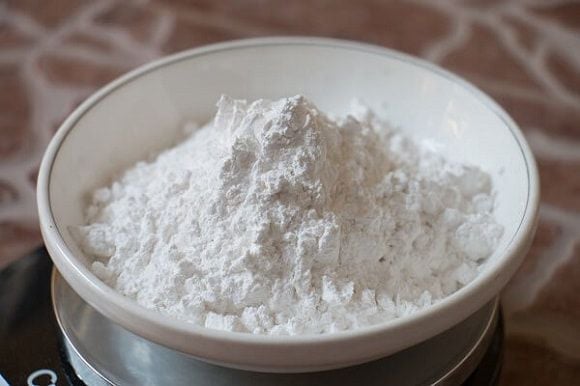 Chuẩn bị bột bánh