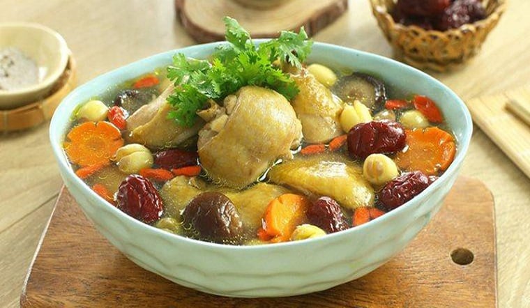 Gà nấu nấm kiểu Âu