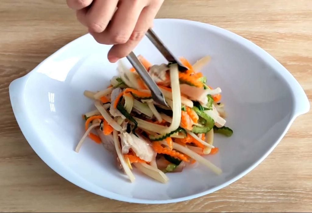 món gỏi ngó sen tôm thịt thơm ngon, hấp dẫn