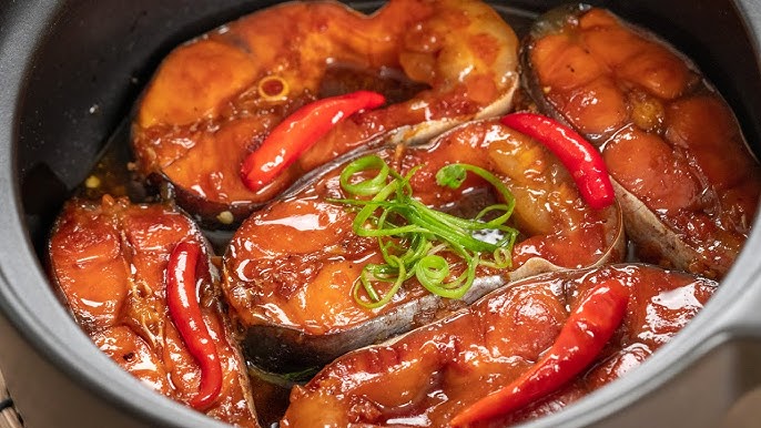 Làm món cá kho tộ ngon đậm đà