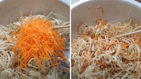 trộn các nguyên liệu làm gỏi chuối
