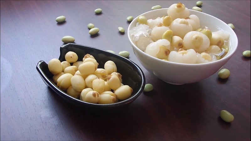 nấu chè hạt sen long nhãn