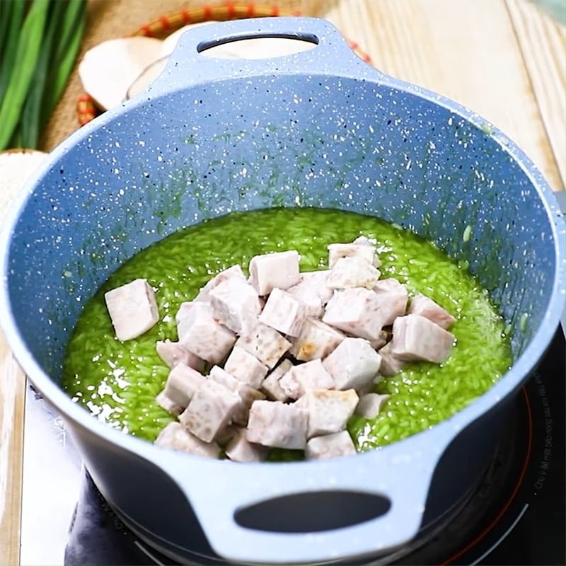 nấu chè khoai môn lá dứa