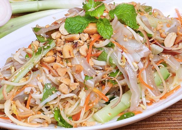 Gỏi tai heo bắp chuối ngon miệng