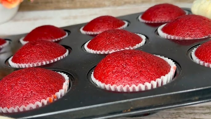 Nướng bánh Red Velvet Cupcakes