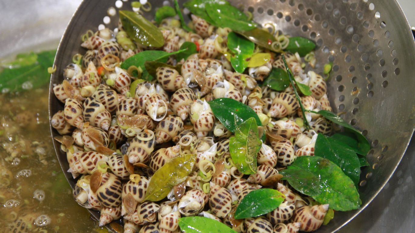 Sơ chế ốc làm ốc hương hấp sả