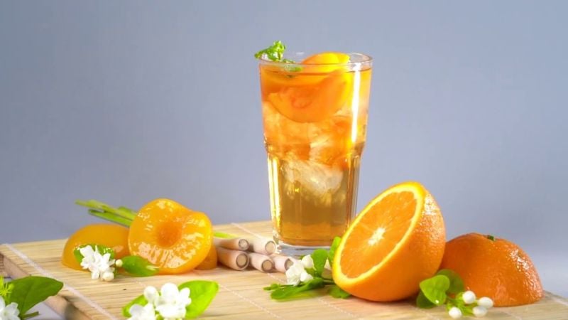 Trà đào cam sả là trà trái cây tươi thanh mát