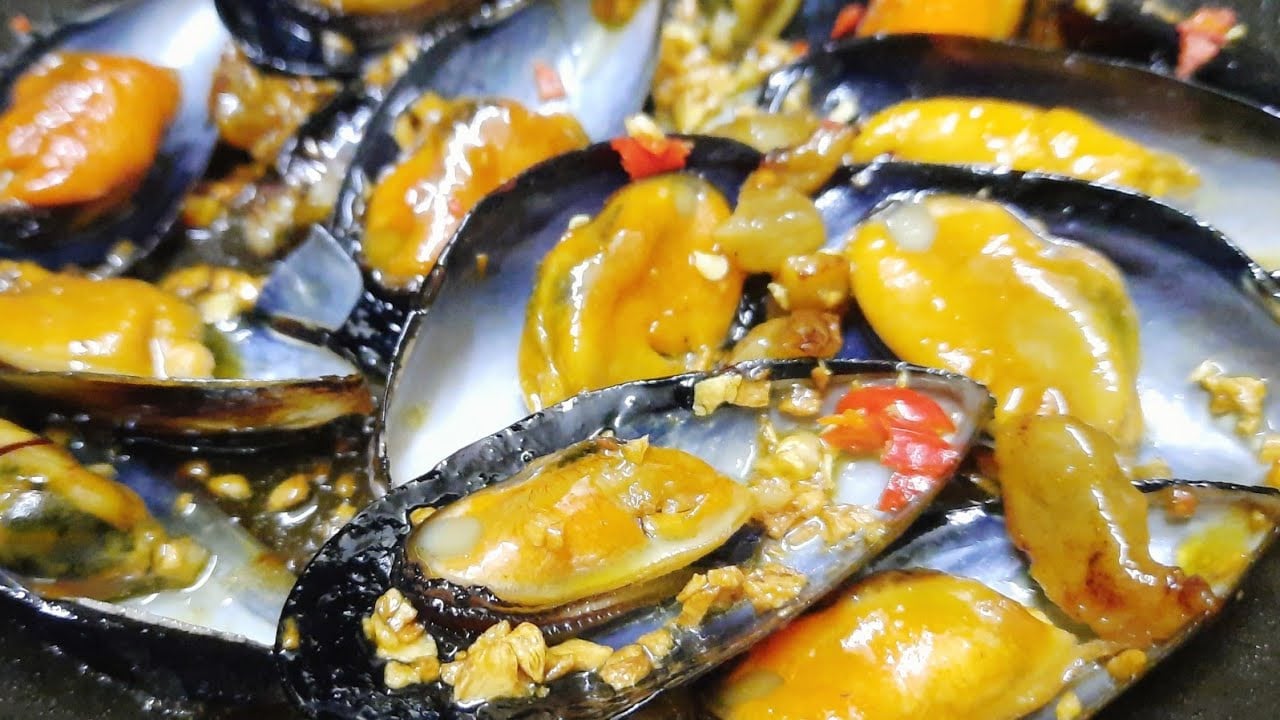 Món vẹm vào bơ tỏi vừa thơm vừa ngon