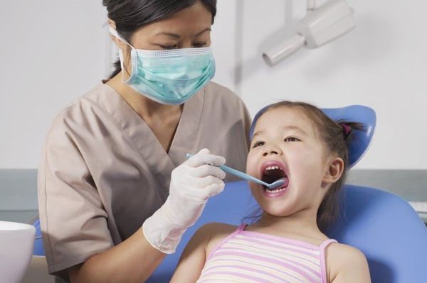 Khám răng cho trẻ em ở đâu ?