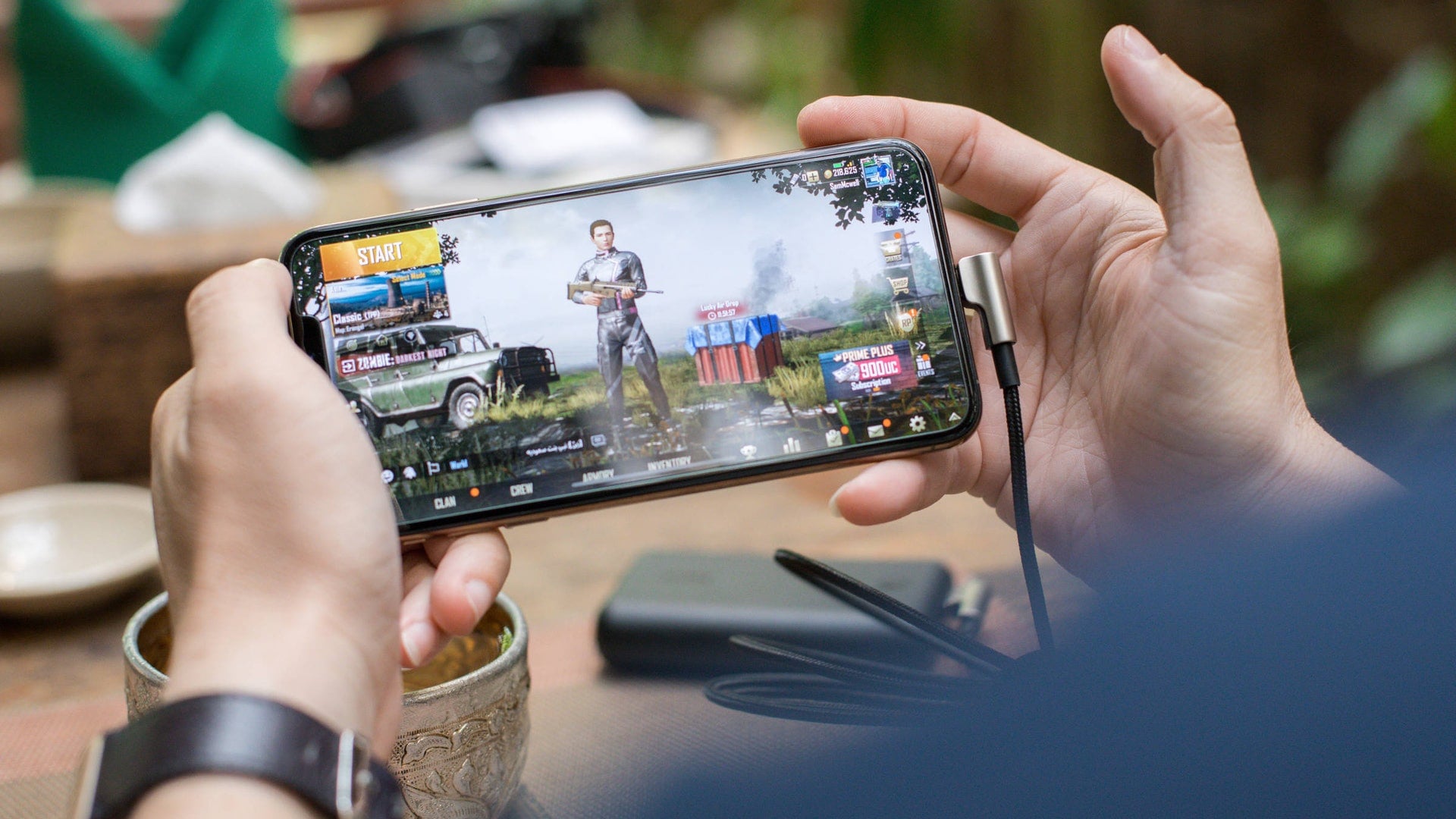 "Có điện thoại rồi thì chơi máy tính làm gì?" - Câu hỏi gây ức chế cực mạnh cho game thủ PC