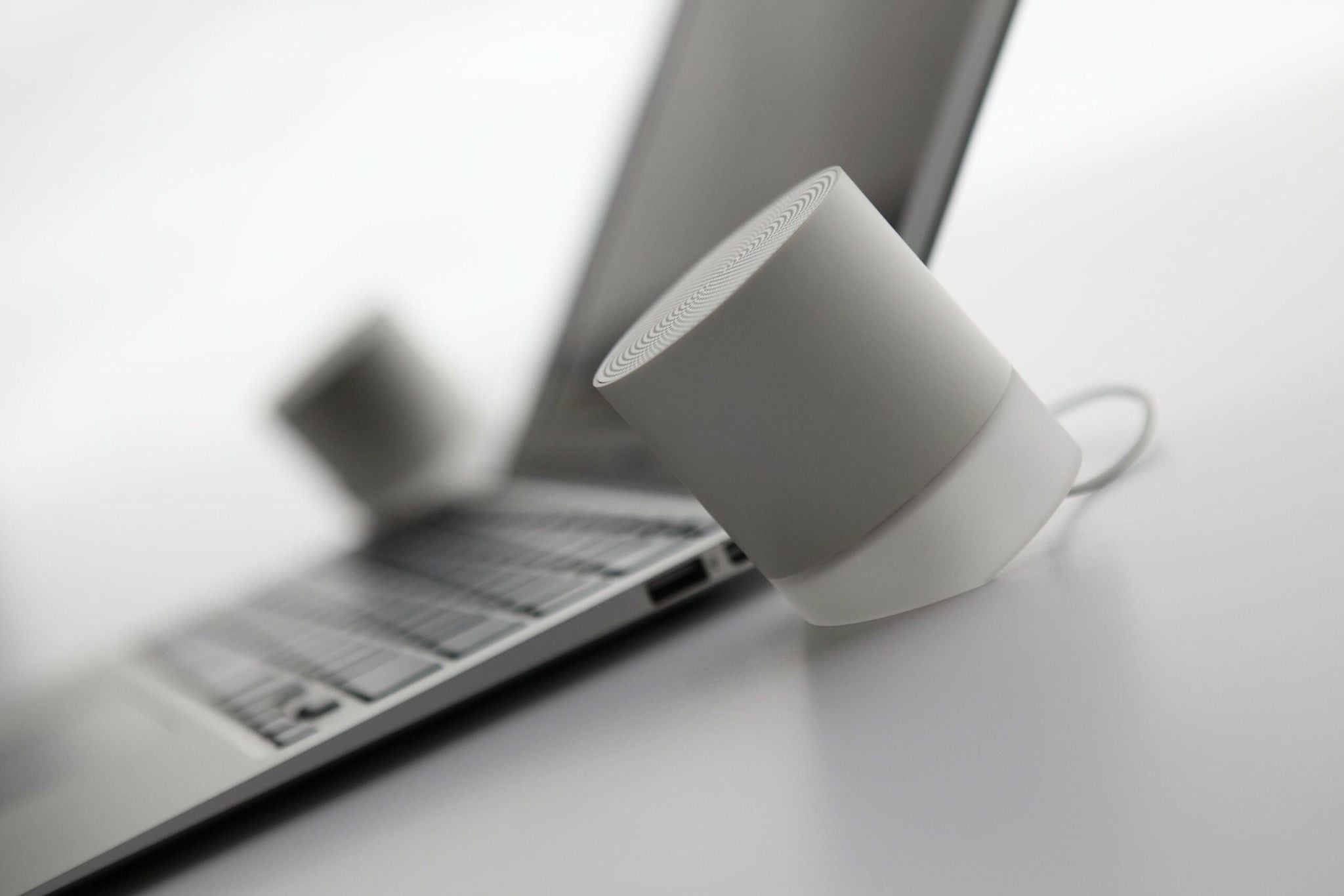 Vì sao các bạn nên mua loa bluetooth cho laptop