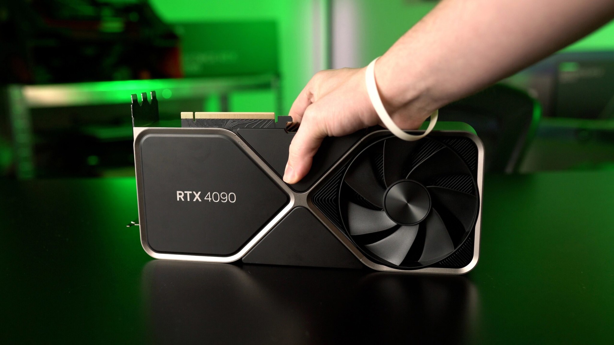 GPU bị xệ có thể làm hỏng VRAM trên những con card to nạc