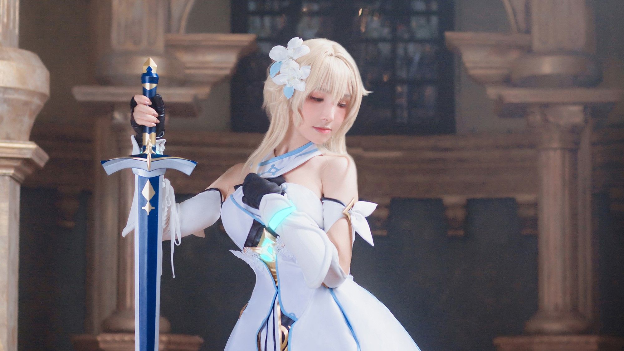 Mời anh em chiêm ngưỡng bộ hình cosplay Lumine tuyệt đẹp trong tựa game Genshin Impact