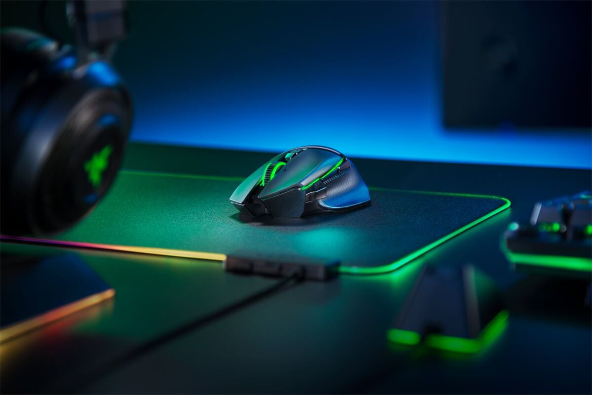 Razer ra mắt chuột Basilisk phiên bản không dây, xài cả tháng trời vẫn chưa chịu hết pin