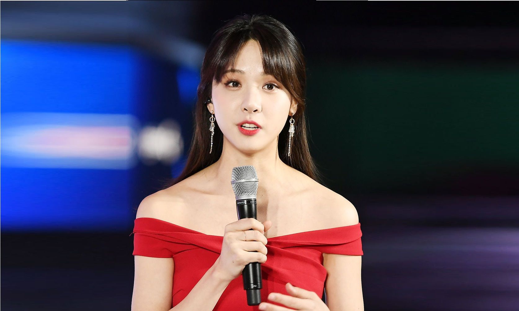 Nữ MC xinh đẹp của giải LCK bất ngờ nhập viện vì sốt cao âm tính với COVID-19, fan thở phào sau một phen hốt hoảng