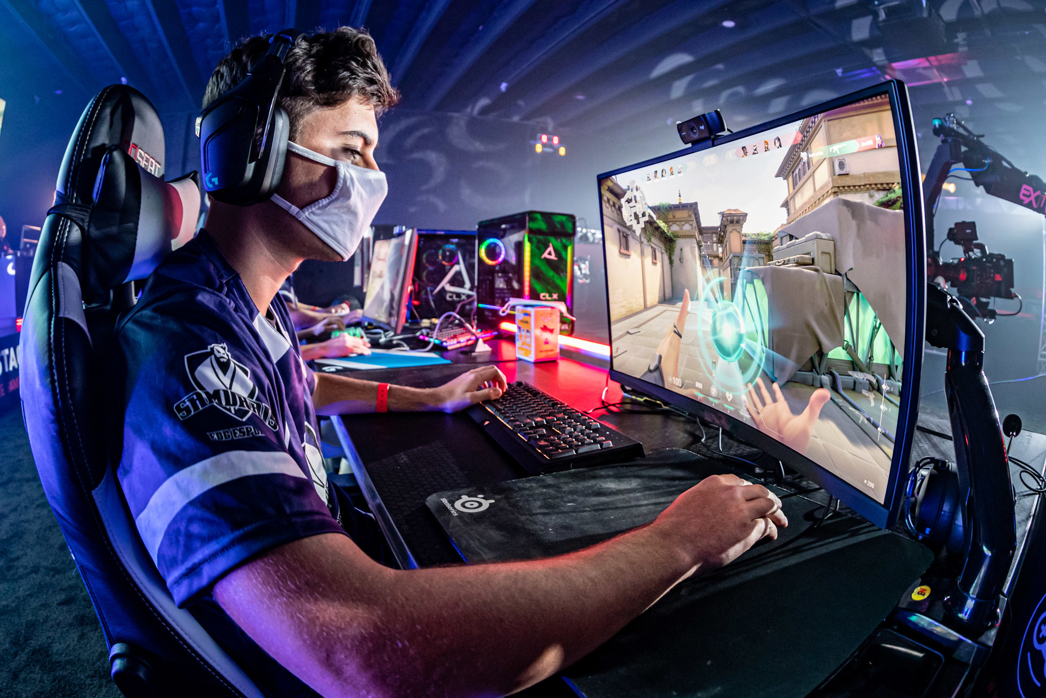 Đừng để sức khỏe suy tàn rồi hối tiếc, sau đây là cách để bạn chơi game hardcore nhưng vẫn lành mạnh