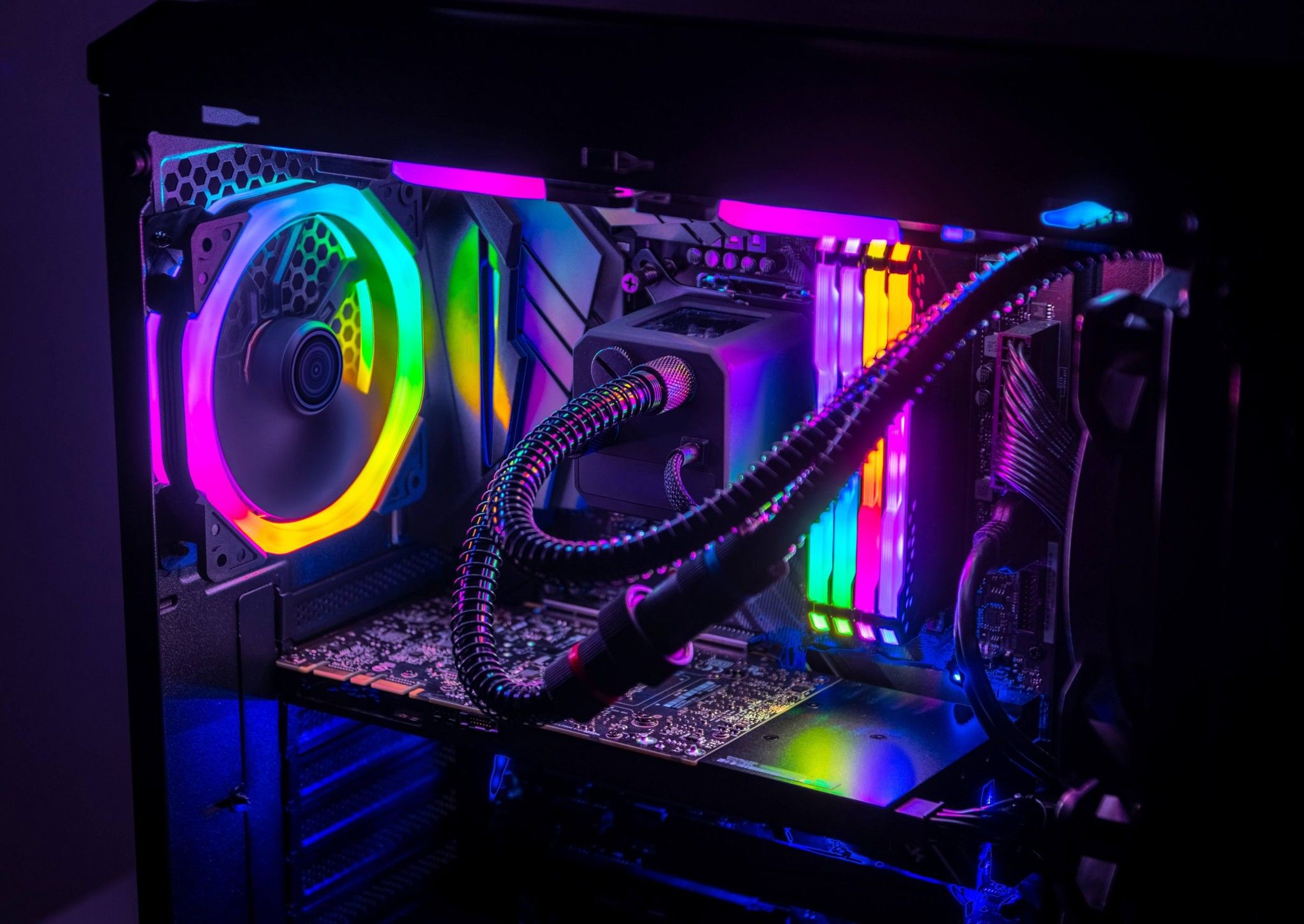 Hướng dẫn chọn cấu hình PC gaming tiết kiệm cho sinh viên chiến Hè theo từng mức kinh phí