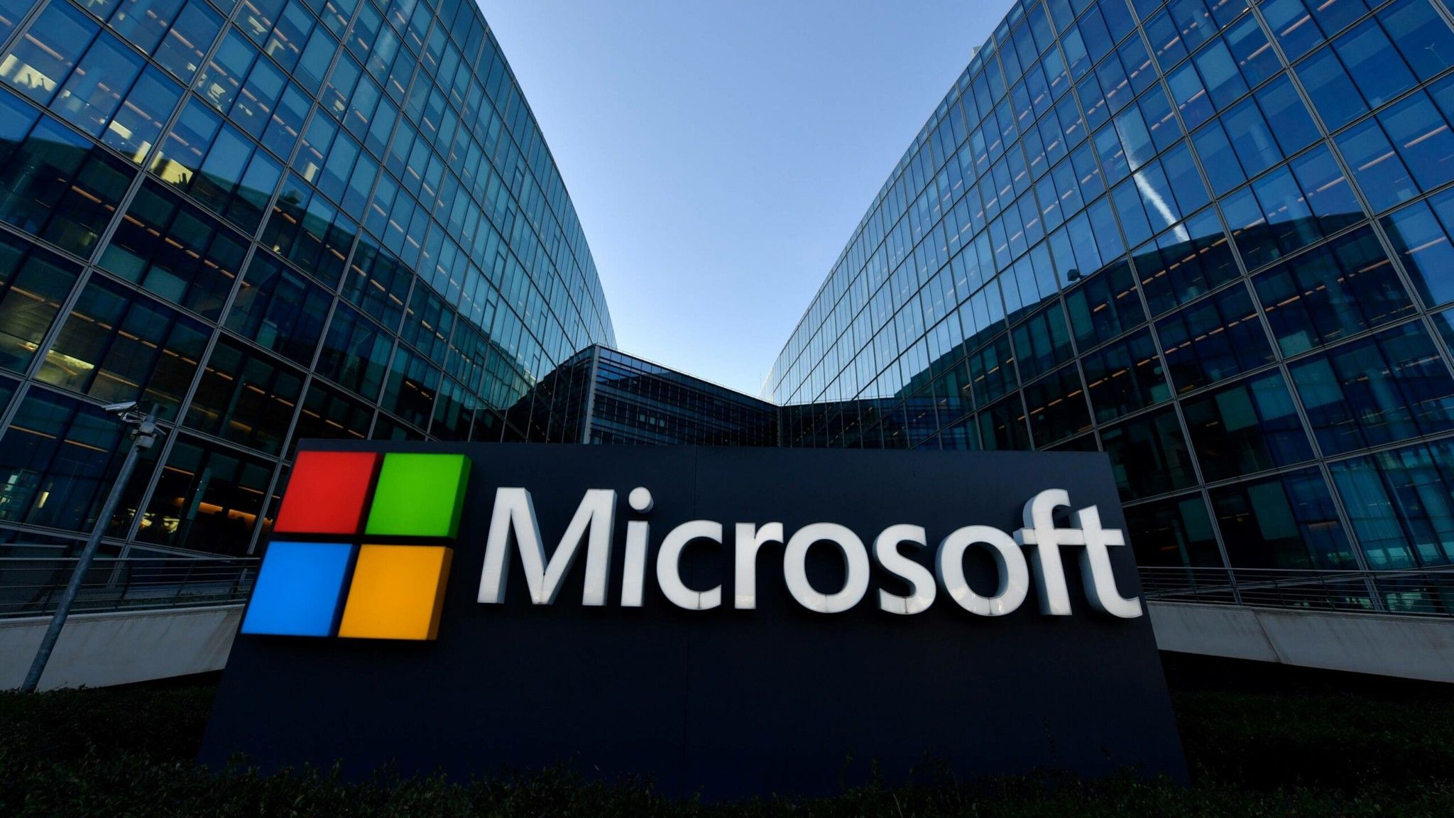 Microsoft tung bản cập nhật KB4558130 và KB4497165 vá lỗi bảo mật cho CPU Intel, mời anh em tải về