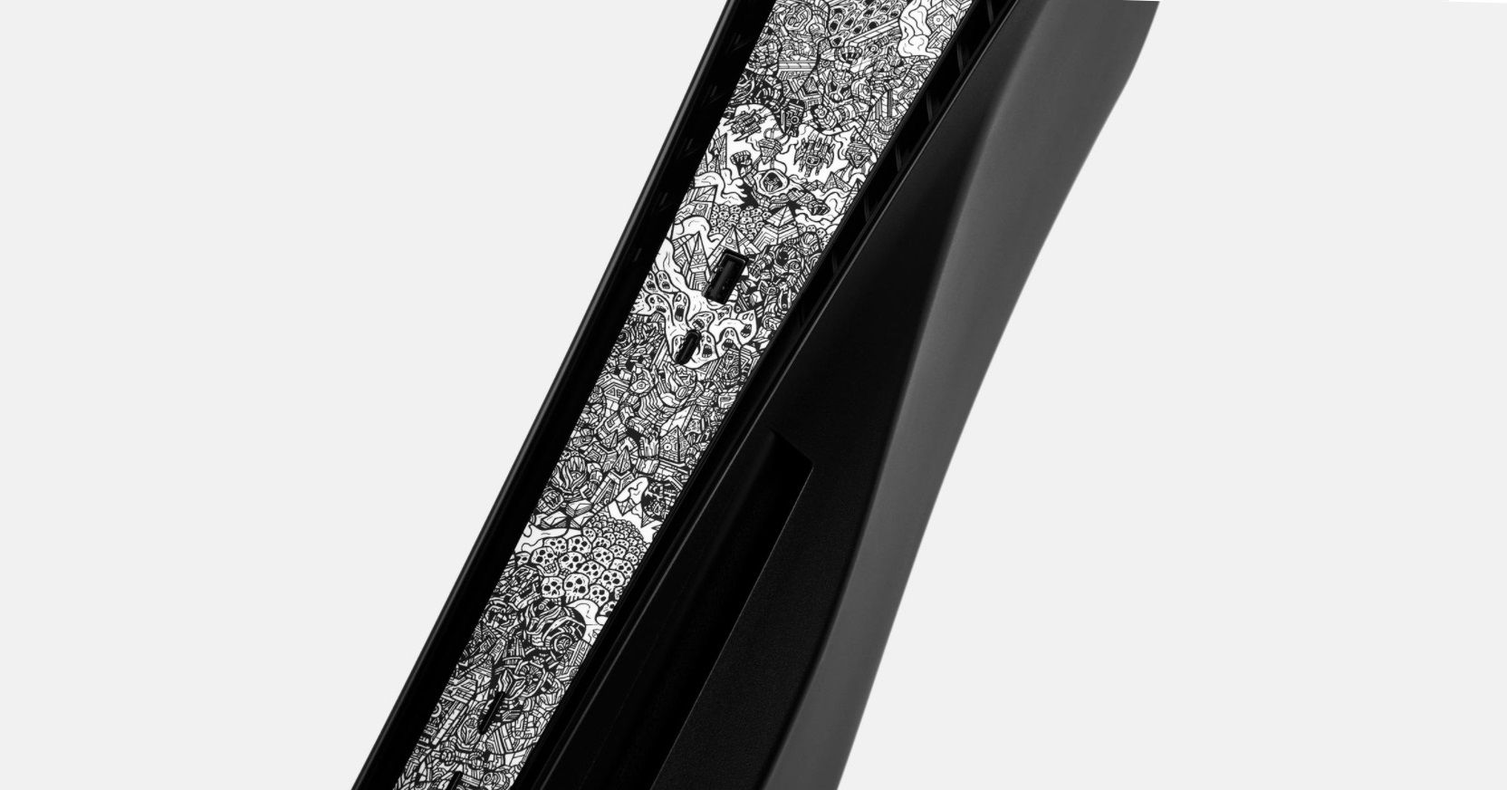 DBrand độ “skin” PS5 vừa đẹp vừa sang mới ra mắt đã đắt như tôm tươi, thách cả Sony dám đâm đơn kiện